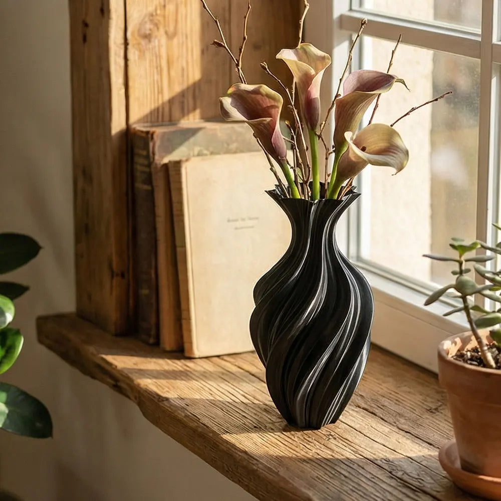 vase decoratif moderne texturé lignes ondulées rouge blanc noir argenté minimaliste table