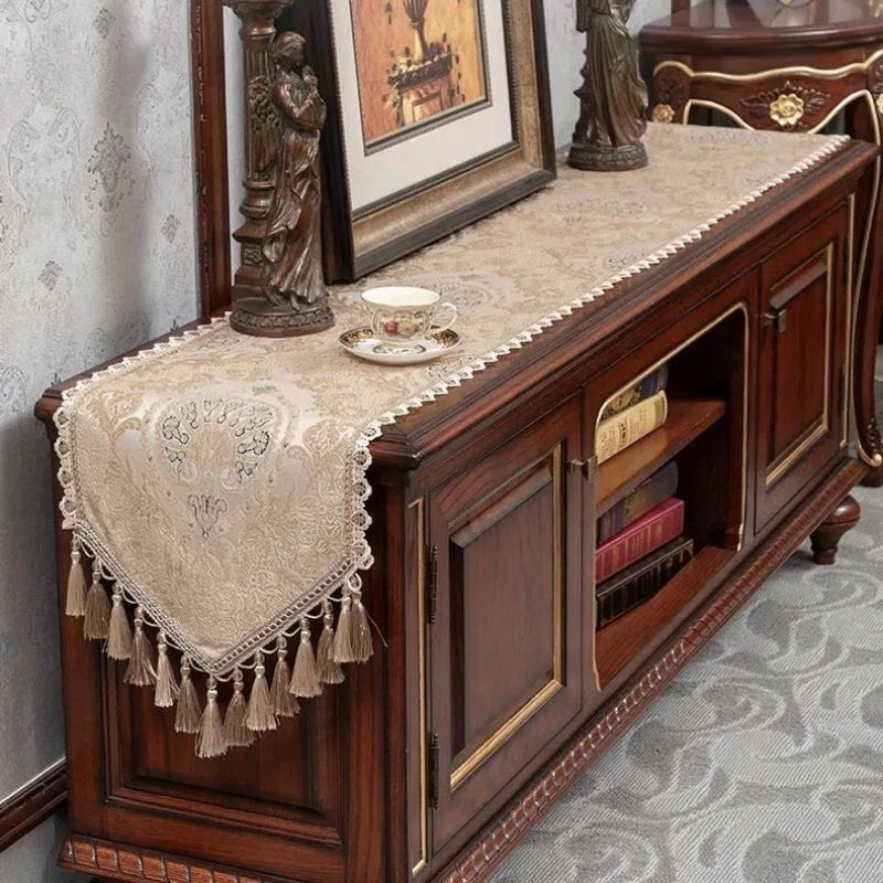 nappe table beige marron bleu motif floral géométrique bordure dentelle franges décoratives élégante salon