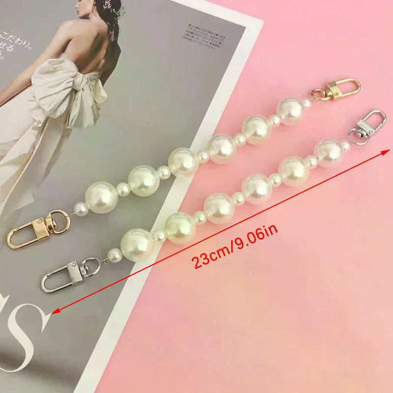 bracelet sac main blanc vintage boucle métal ornementation féminin