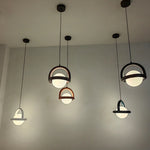 suspension lumineuse moderne pendentif acrylique noir blanc orange bleu rouge anneau métal lampe LEDflux60
