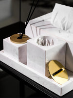 ensemble salle bain marbre blanc doré distributeur savon boîte mouchoirs diffuseur moderne