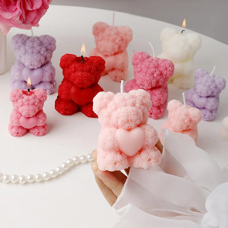 bougies parfumées forme nounours parfum rose couleur violet rouge blanc aromathérapie