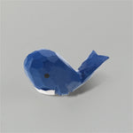 statue animale bois figurine bleu rose motif floral minimaliste yeux stylisés petite deco