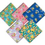protège coussin personnages animés bob l'éponge motifs floraux lettrage bleu rose grisclair tissu polyester