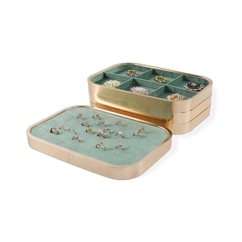 présentoir bijoux boîte velours vert clair moderne pochettes adhésives compartments dorés 30x20cm
