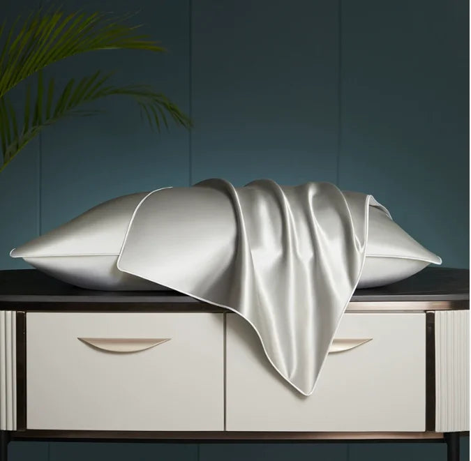 taie d'oreiller soie solide beige clair texture satinée anti acariens élégante maison 48x74CMversible