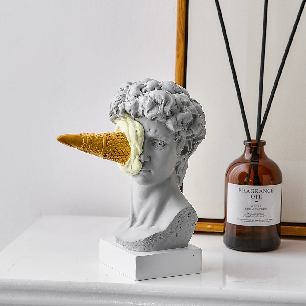 statue david buste résine glace cône contemporain humoristique cheveux texturés socle blanc