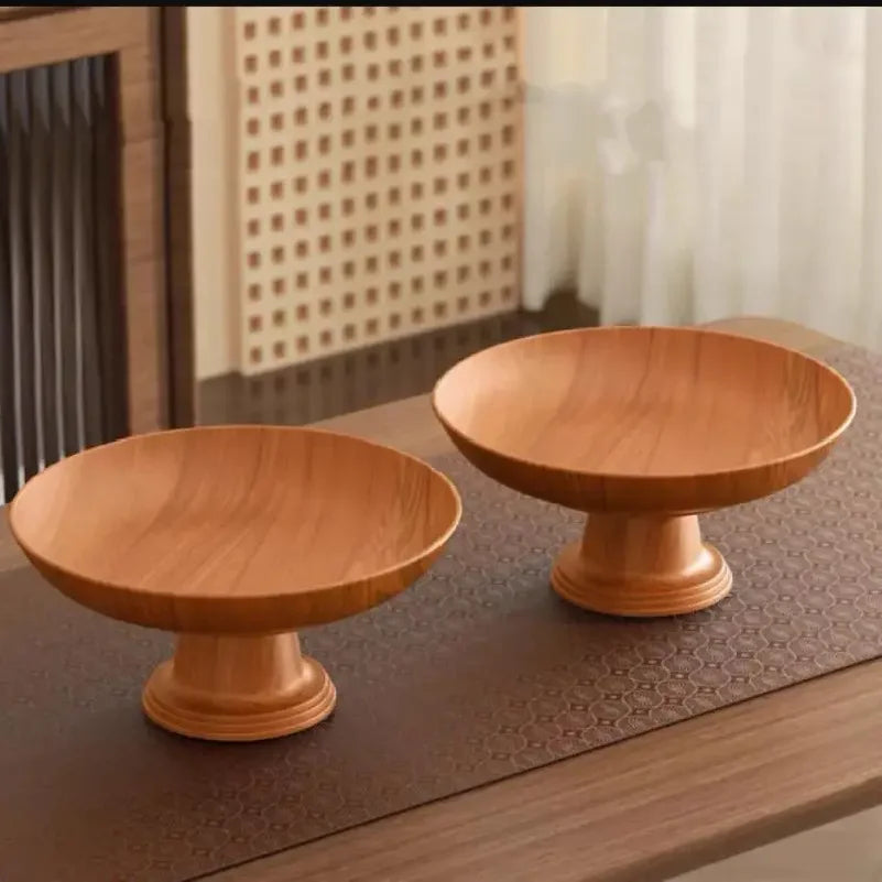 assiettes pied bois marron clair lisses opaques classique