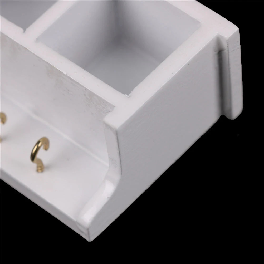 boîte bijoux blanche classique matériau plastique certification 8cm 4cm 2.5cm