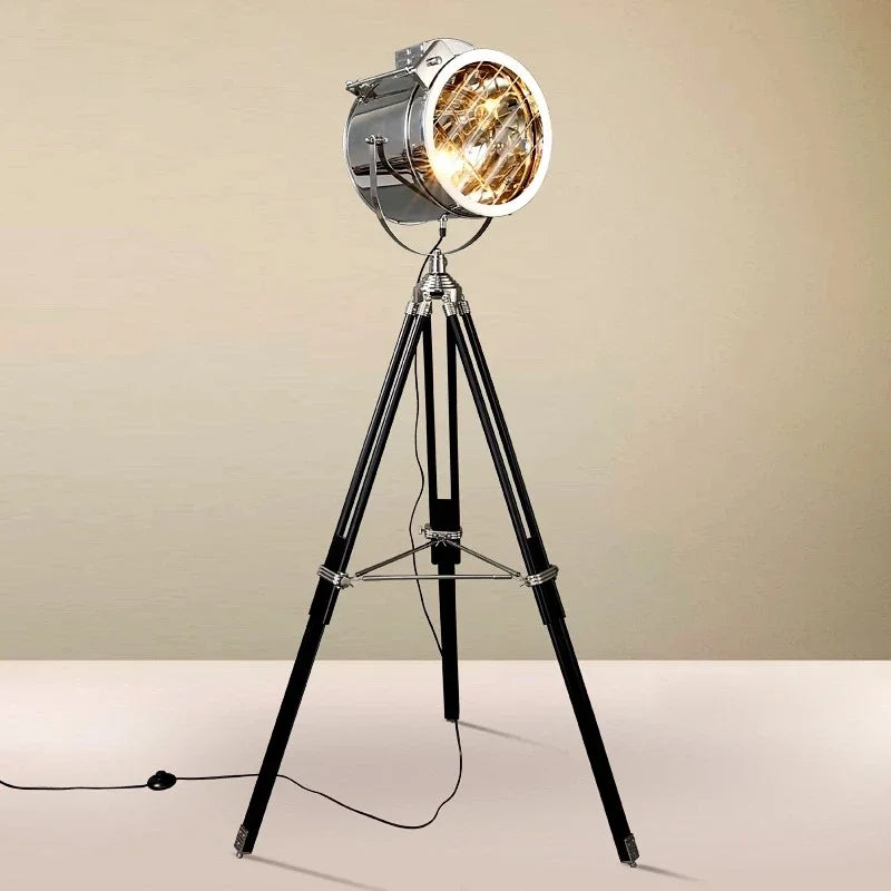 lampe sol trépied industriel vintage bois noir métal doré salon étude