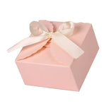 boîtes cadeaux mariage anniversaire noël blanc rose vert papier kraft bordure ondulée ruban blanc
