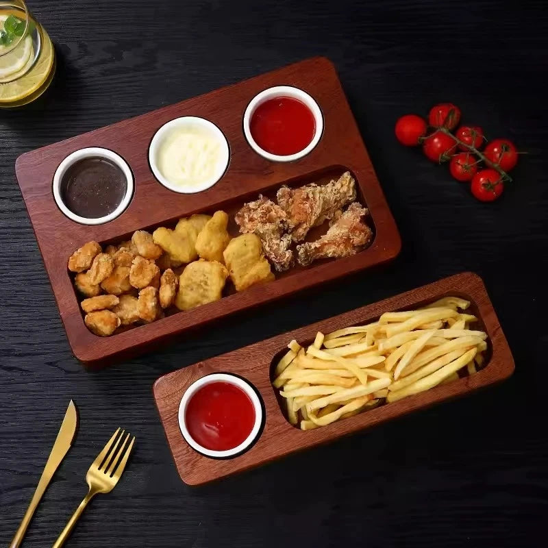 assiettes repas bois compartiments marron modernes rustiques servir frites poulet carottes sauces