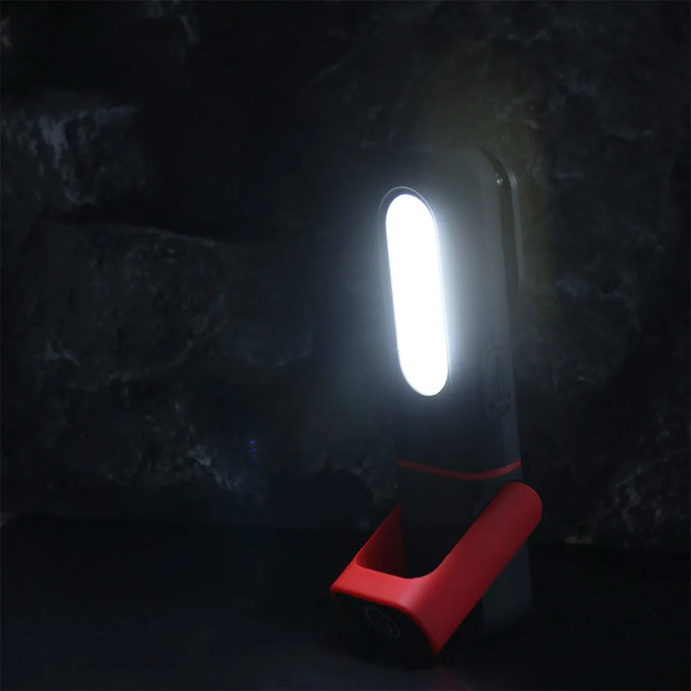 lampe torche rechargeable usb noire rouge crochets rotatifs indicateur charge moderne