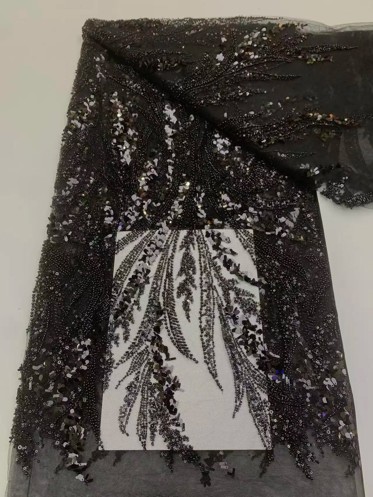 tissu dentelle polyester feuilles stylisées rouge élégant orné mariage fête