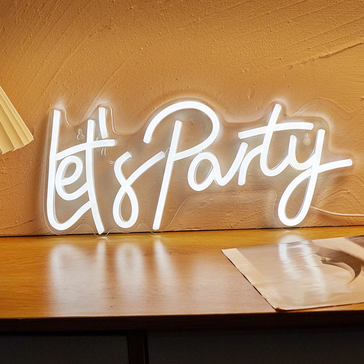 néon lumineux blanc lettrage moderne décoration intérieure câble usb alimenté certification rohs fcc cem