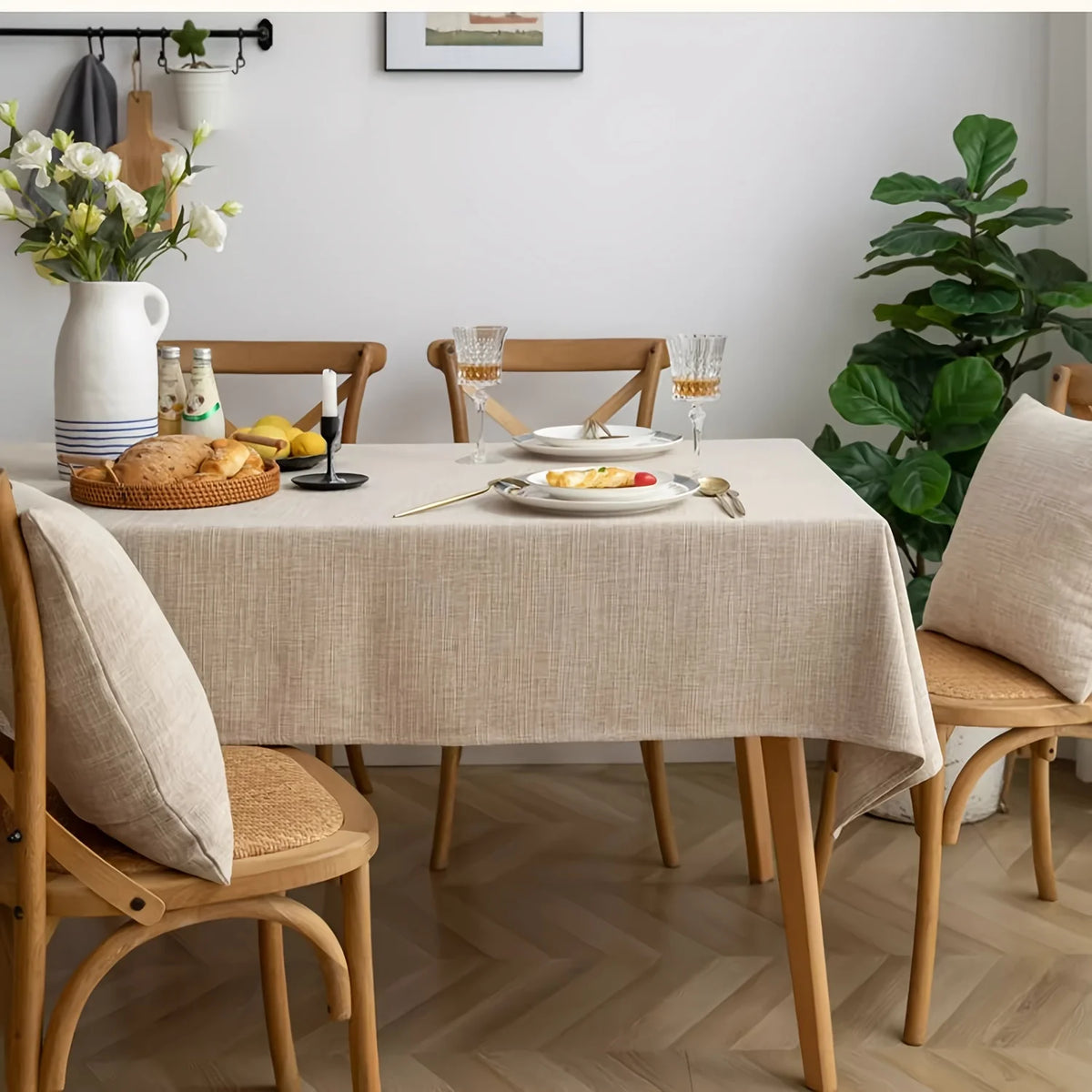 nappe réutilisable lin beige scandinave minimaliste rustique coussins chaises assiettes citrons bougies