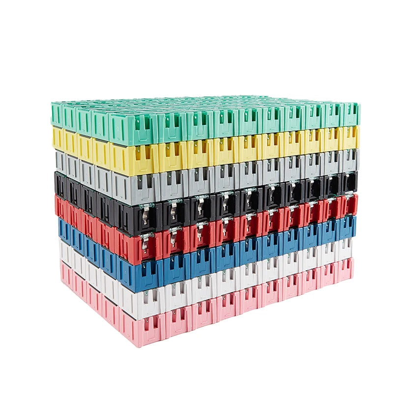 boîtes rangement électroniques transparentes vert rouge bleu jaune noir pratiques clips compactes