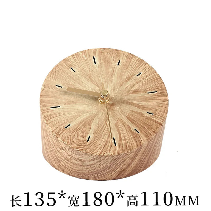 horloge décorative moderne minimaliste aspect bois grainé forme conique ronde aiguilles dorées salon chambre