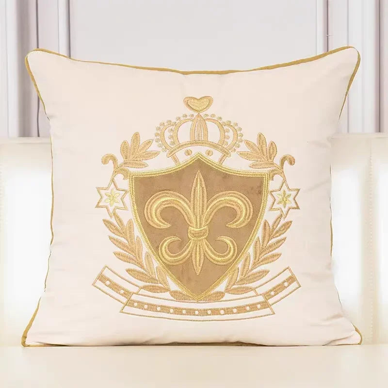 housse coussin brodée doré lys couronne élégante noir bleu marine décorative canapé sofa chambreôtel
