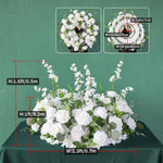 décoration mariage arrangement fleurs artificielles roses blanches feuilles vertes intérieur DIY