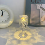 lampe table moderne transparente rayures texturées base plate led changeante nocturne chambre festive