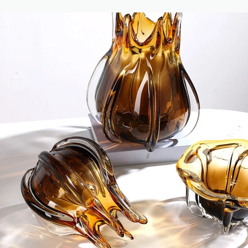 vases verre ambré moderne texturé lignes verticales formes ondulées transparent