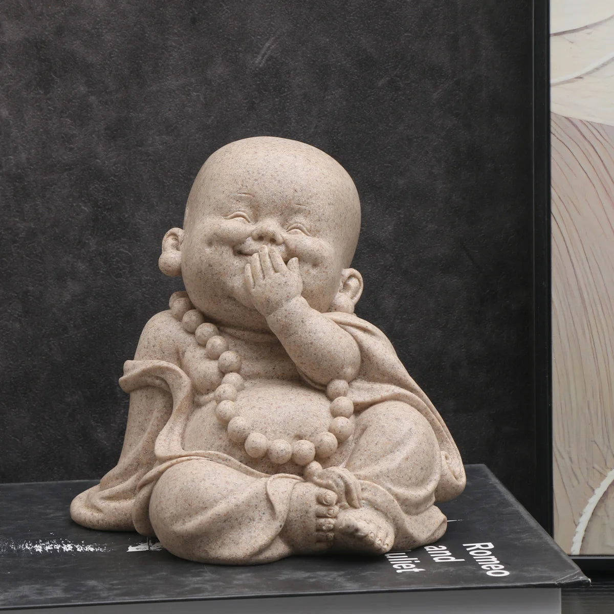 statuettes bouddha enfant résine beige clair marron motifs dorés zen