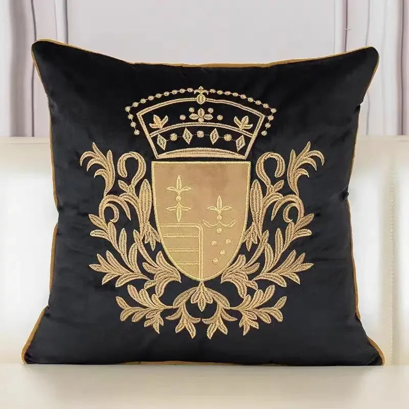 housse coussin brodée doré lys couronne élégante noir bleu marine décorative canapé sofa chambreôtel