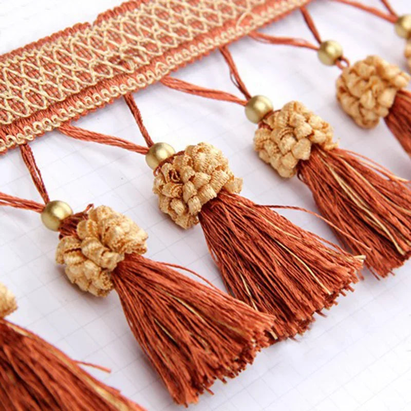 ruban pompons tissus rouge marron gris violet rose doré traditionnel décoratif
