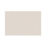 Motifs géométriques ondulés et répétitifs dans des tons de beige, créant une texture visuelle apaisante et élégante.