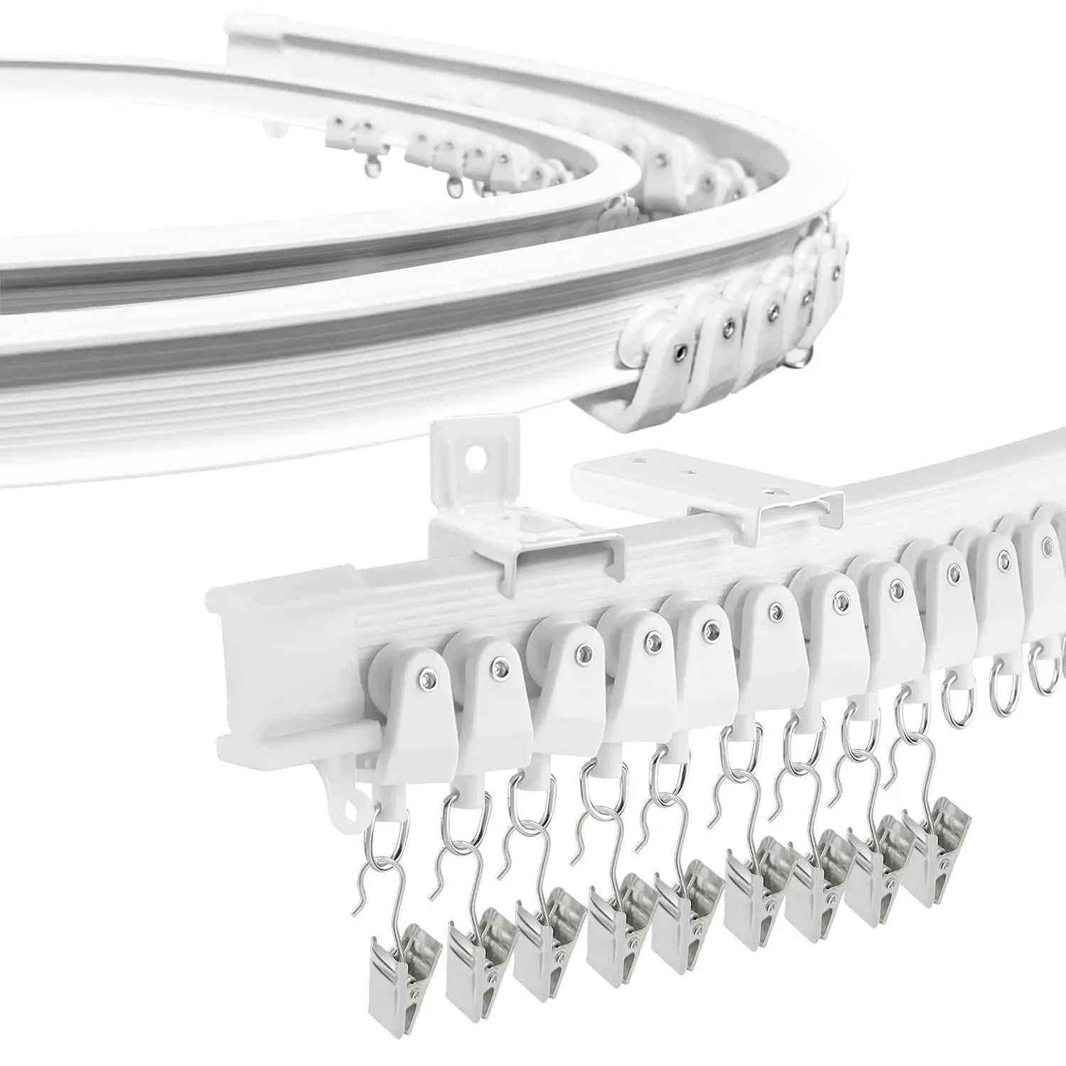 Rail de rideau flexible blanc monté au plafond dans un salon