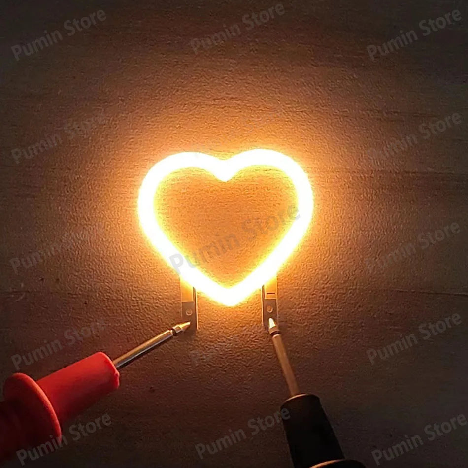 ampoule decorative lumiere neon coeurs bicolore rouge blanche moderne romantique