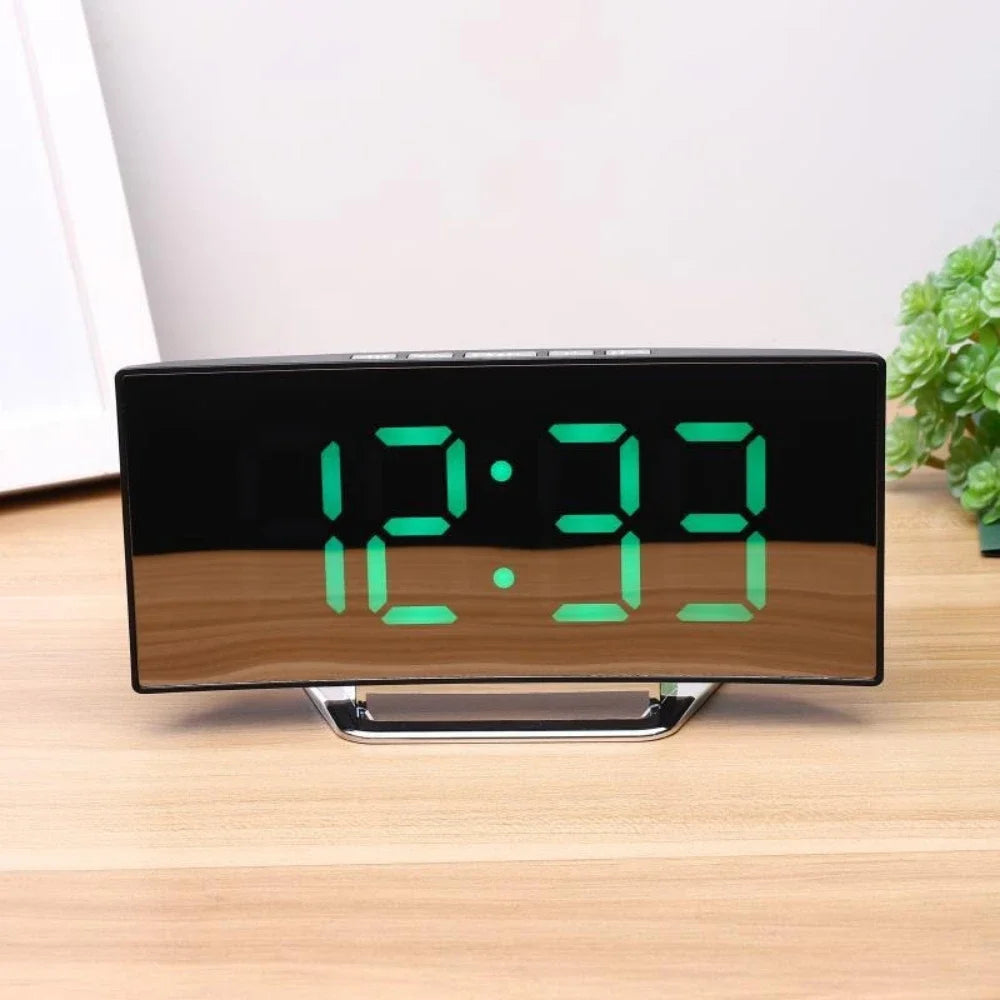 horloge électronique moderne alarme digitale table calendrier luminoire LED noir rouge vert