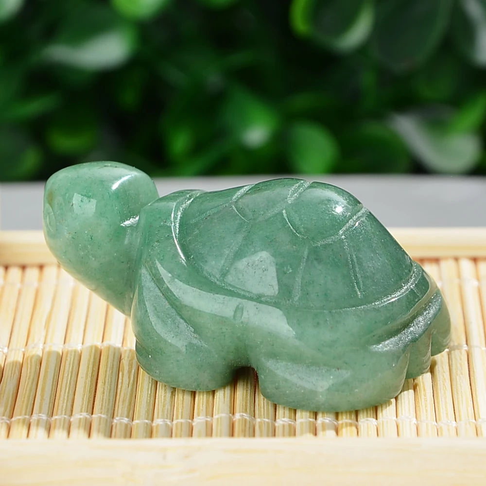 statuette tortue marron vert rose carapace sculptée décoration maison artificielle stylisée opaques