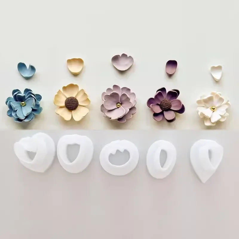moules gâteau fleurs coeurs blanc rose violet jaune modernes formes différentes opaques pâte modeler