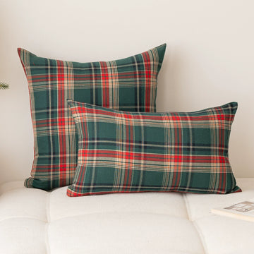 ensemble deux housses coussin carrées motif tartan vert rouge décoration maison traditionnel