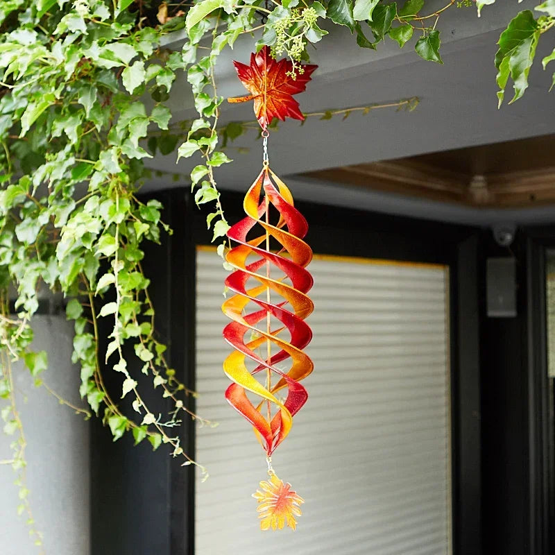 spirale mobile décorative moderne rouge vert étoiles crochet métalextérieur cour jardinbalcon