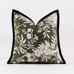 housse coussin carrée motif floral beige marron noir pompons moderne décoration maison