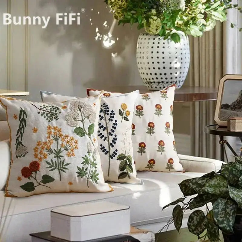 housse coussin carré motif floral blanc rustique décor maison chaise salon