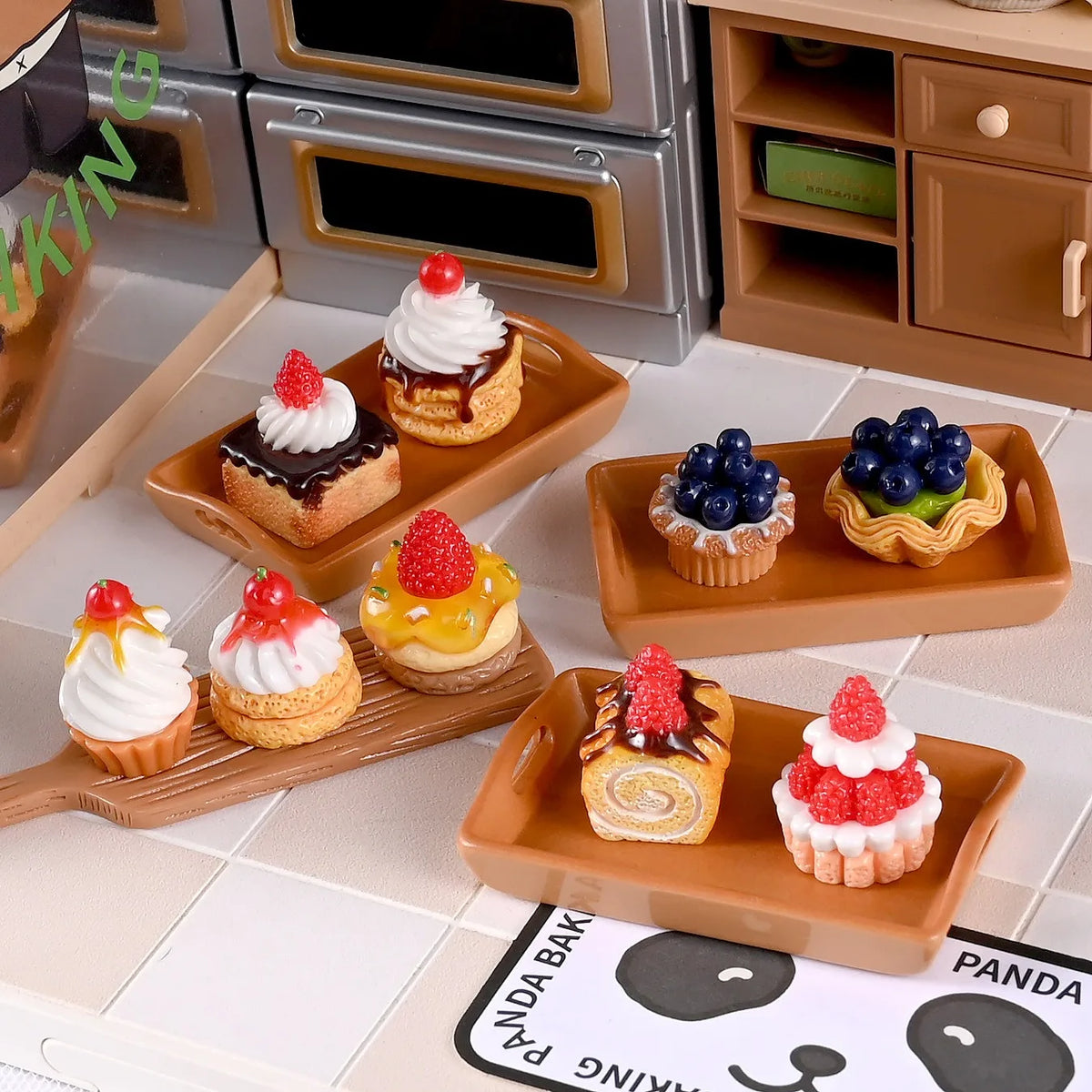 miniatures desserts variés transparents blanc rouge noir vert bleu marron réaliste decoration cuisine diy