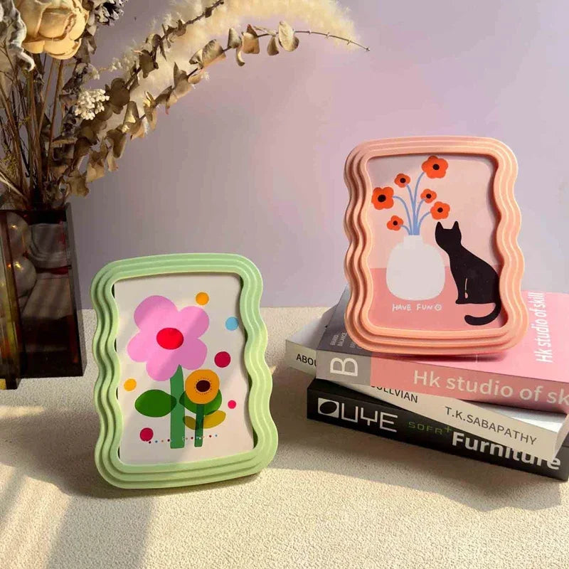 cadres photo modernes motifs floraux chats couleur vert rose blanc deco