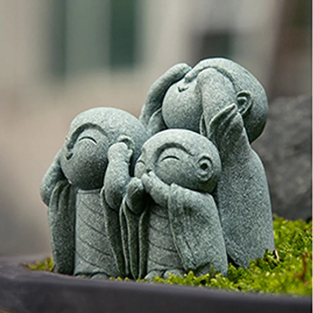 statuettes zen pierre naturelle gris vert texture granuleuse artisanal decoration exterieure intérieure figure bouddhisteposição