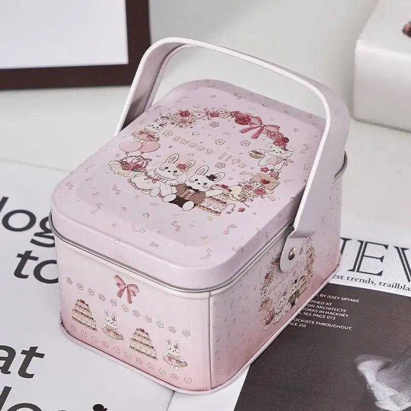 boîte biscuits blanc rose bleu vintage lapins mignons fleurs rubans anniversaire fête portable