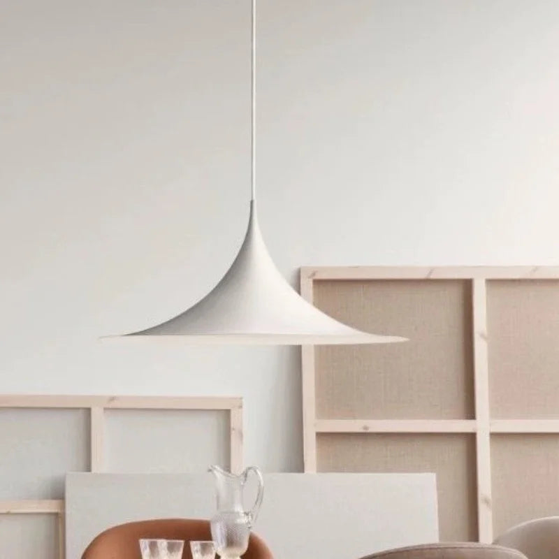 suspension lumineuse conique métal noir blanc moderne pendentif salon chambrehôtel
