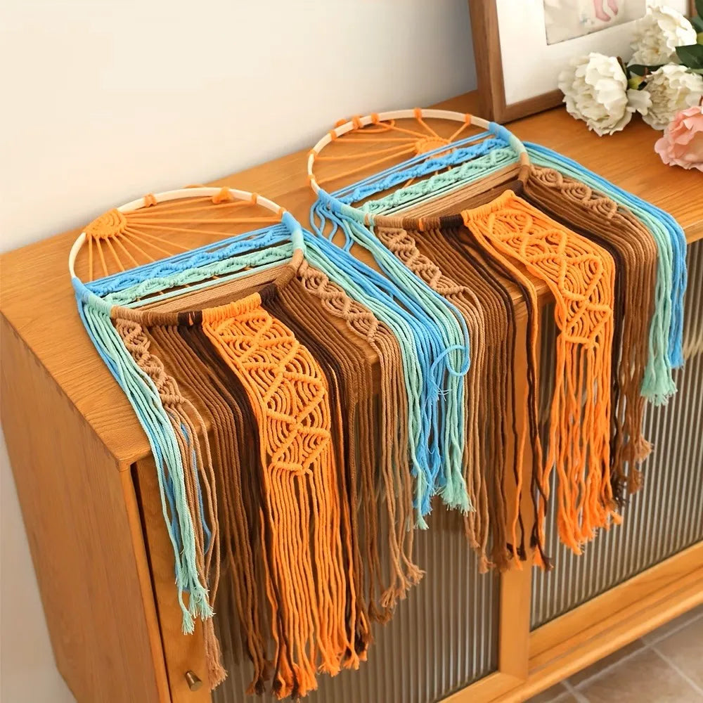 décoration murale bohème dreamcatcher macramé géométrique orange bleu marron artisanal chambre salon
