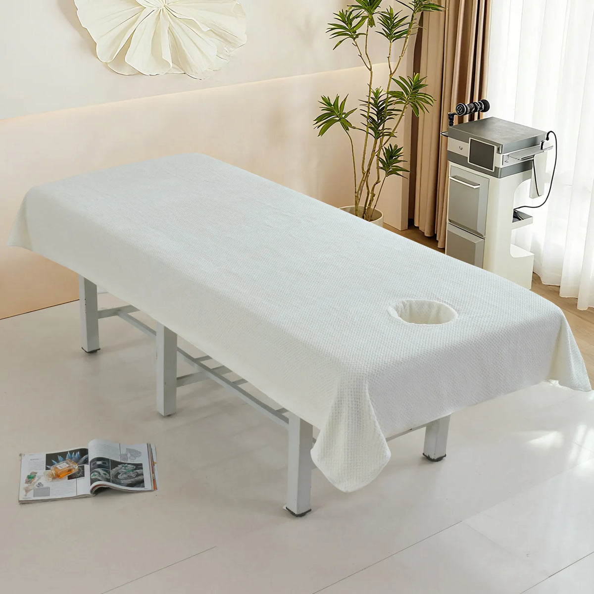 couverture massage beige douce brodée rose moderne blanc anti poussière