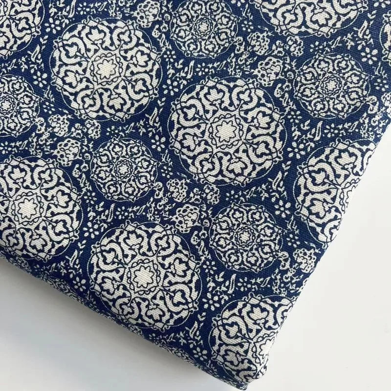tissu classique fleurs blanches bleu marine vert clair rouge foncé 150cm 50cm coton linge