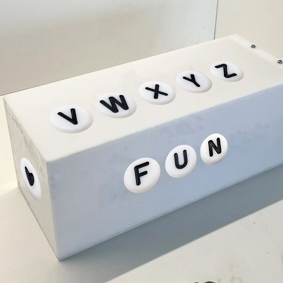 lettres alphabet adhésives blanches noires relief classique scrapbooking bricolage artisanat journal lettres formesscriçãoń