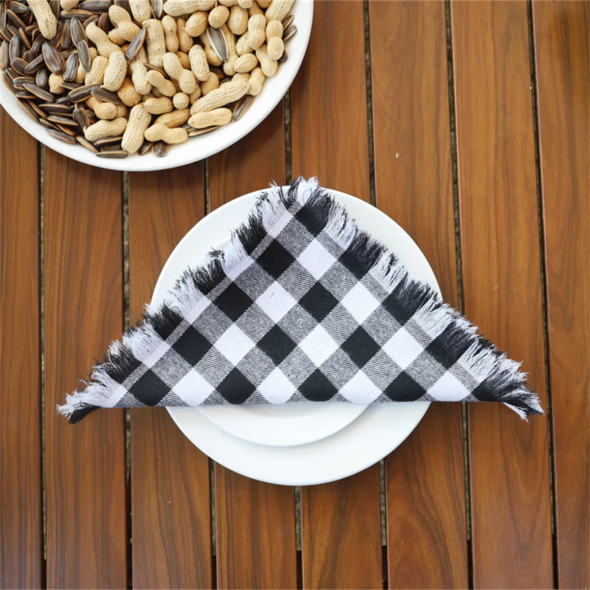 serviettes tissu carreaux vichy rouge noir rustique maison festive mariage noël