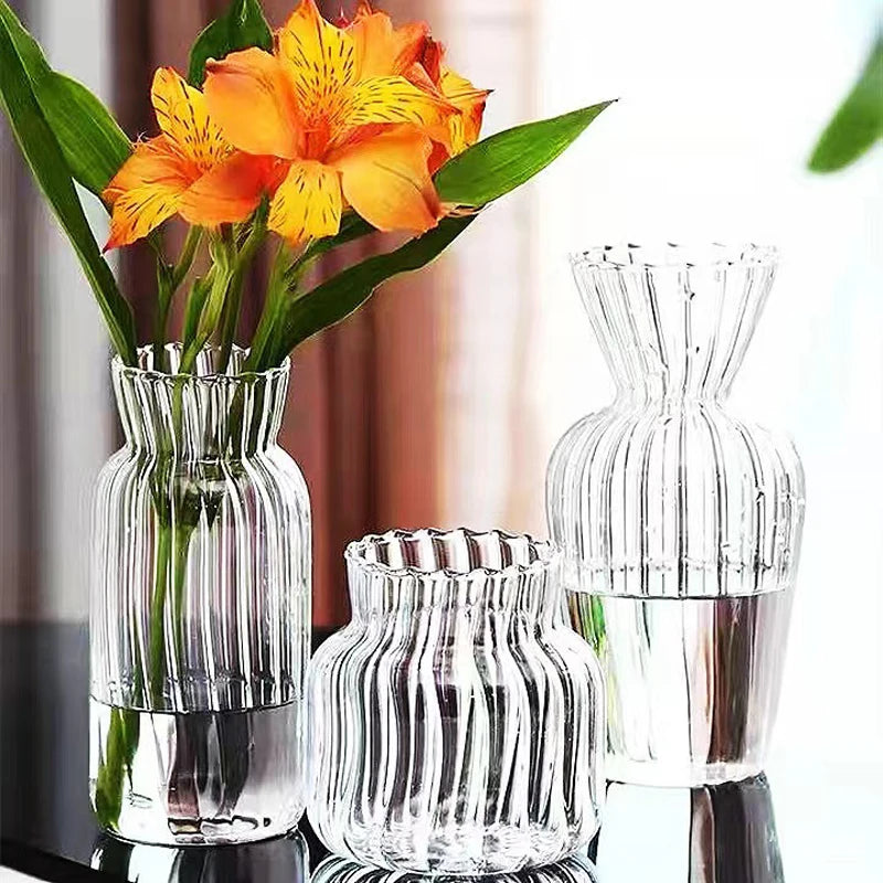vase verre transparent rayures moderne décoration intérieure minimaliste table fleurs